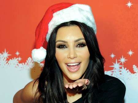 kim-kardashian-Christmas-Hat-HD-450x338