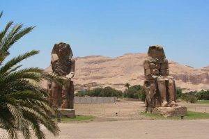 Luxornál oroszlánfejű istennő szobrokat találtak