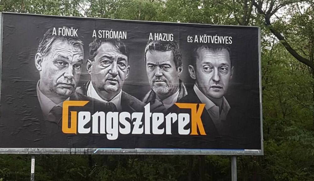 A Jobbik visszaadta Simicska cégeinek a plakáthelyeket