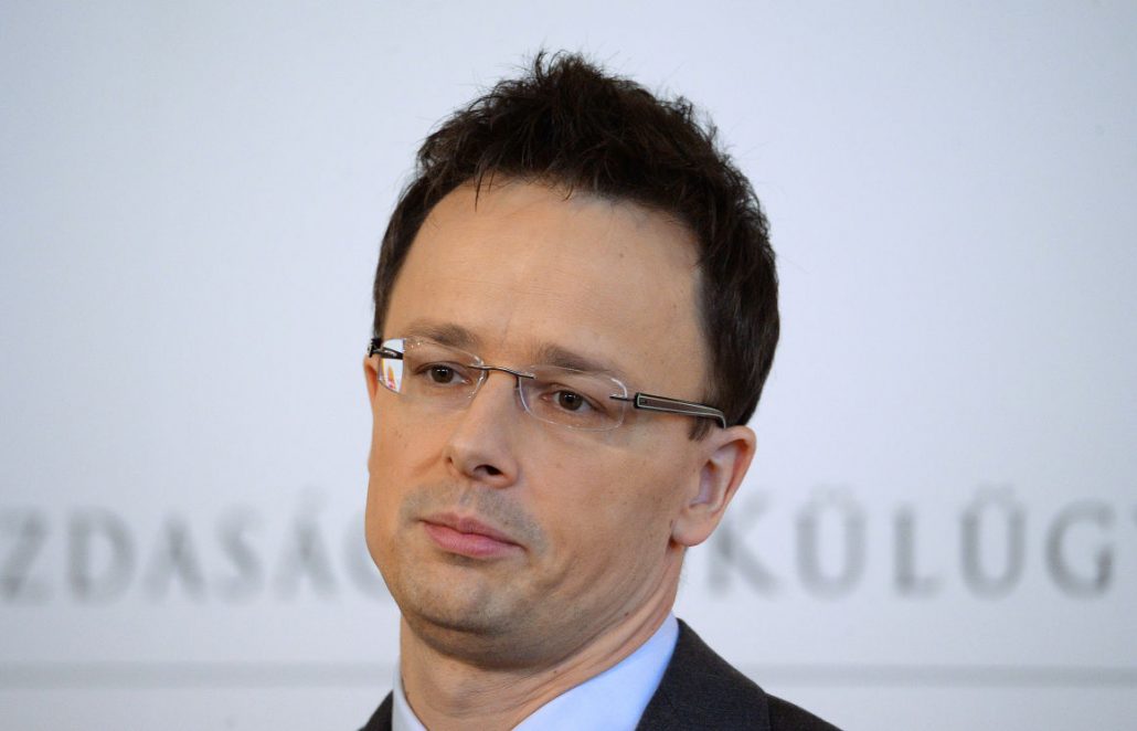 Jobb híján Szijjártó.....