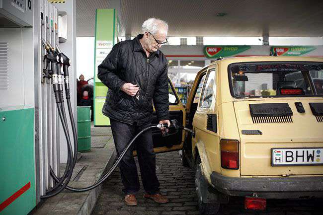Most két forinttal, egy hete néggyel csökkent az üzemanyagok ára