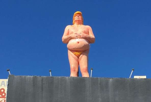 Trump szobor