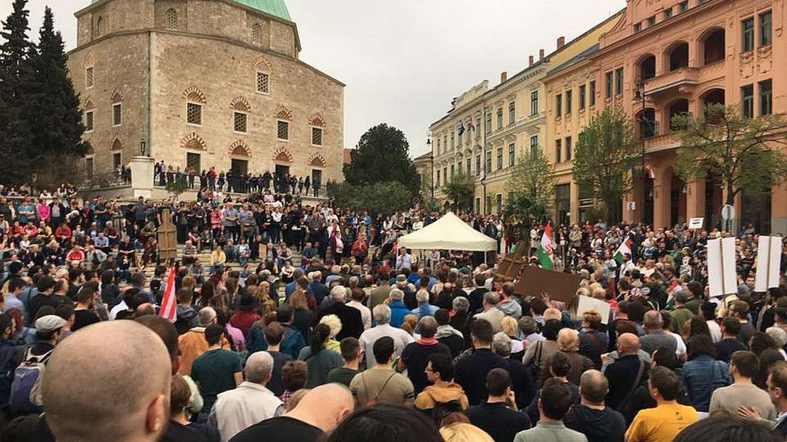 Pécsi kormányellenes tüntetés