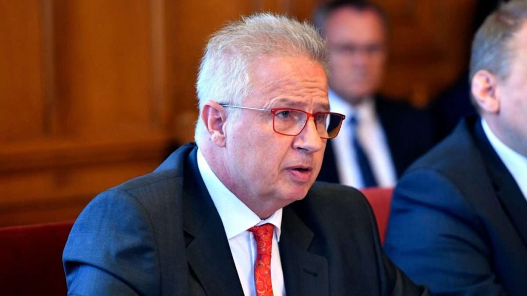 A megtorpedózás korszaka lejárt, jönnek a közigazgatási felső-bíróság!