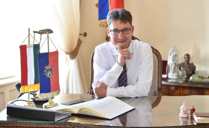 Már Székesfehérvár fideszes polgármestere is lázadozik – Hitte volna?