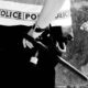 Heti akció: fogadj örökbe egy rendőrt! - kommentelte a választható-kötelező ruhacsomag anomáliája kapcsán egy érintett