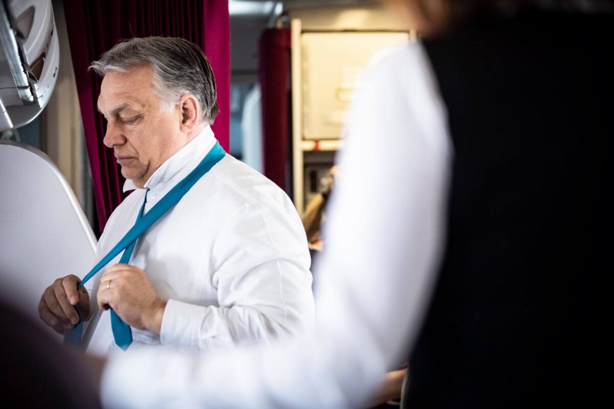 Orbán ilyen peches, vagy újra a honvédségi luxusgéppel repült Rómába?