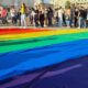 Élő közvetítés a Fidesz homofób törvényjavaslata elleni tüntetésről