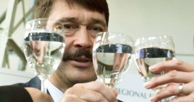 Ádernek "csak egy gombot kell majd megnyomnia, hogy egyről a kettőre jusson" - A közel duplájára nőtt liftes rezidencia-sztori