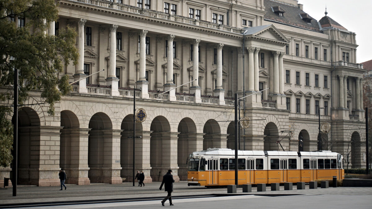 Kormány-dózer- Mi vár a Földművelésügyi Minisztérium épületére?