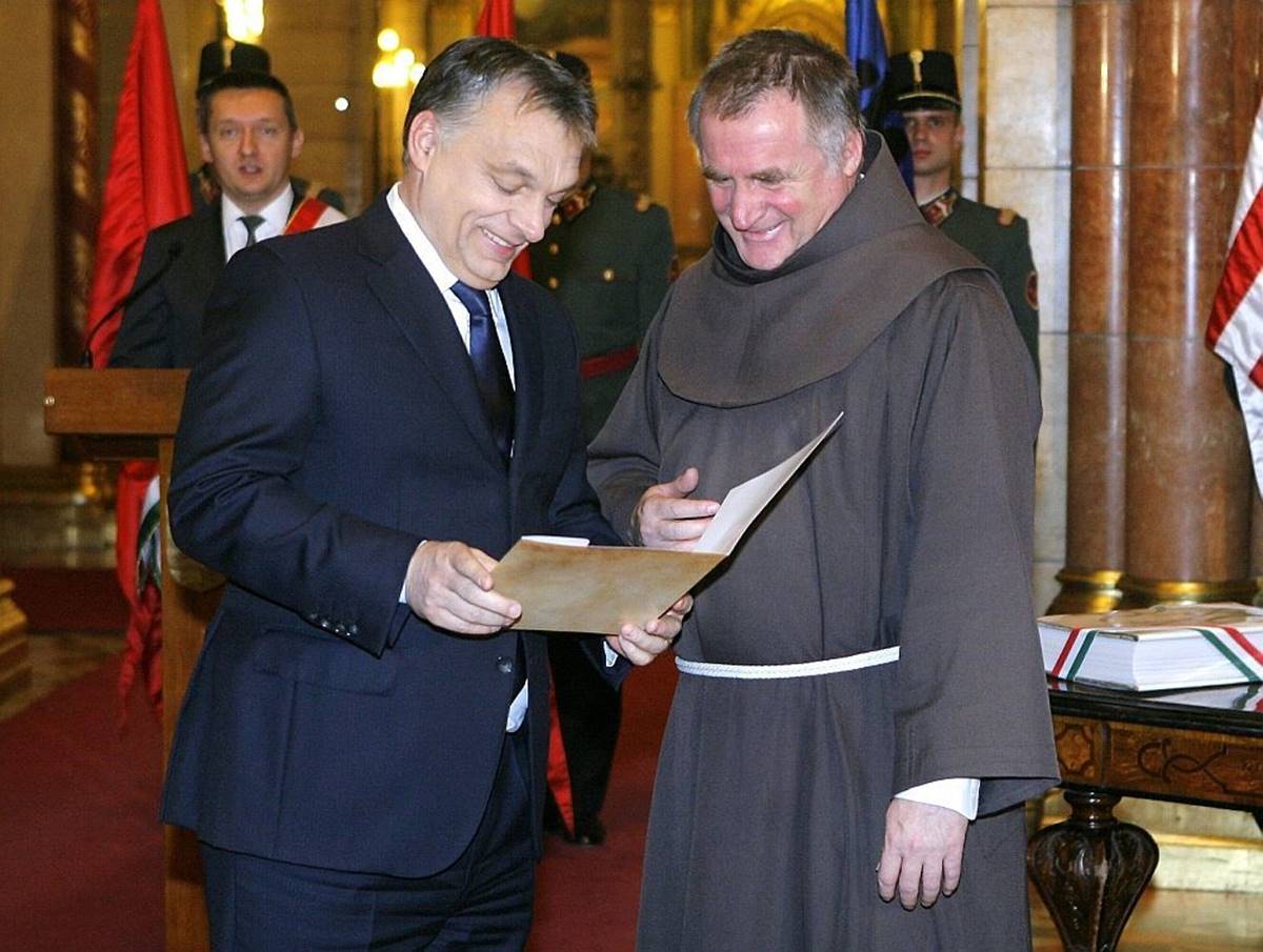 Böjte Csaba, a NER szerzetese ismét hitet tett Orbán mellett – Ezúttal a NEK-en