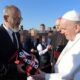 Überciki és sajnos nagyon jellemző: Puskás-mezt is kapott ajándékba Ferenc pápa!