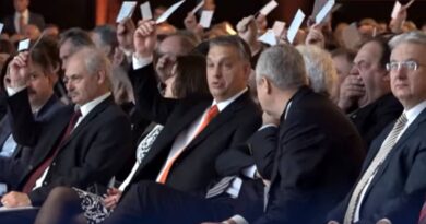 Európa lesz@rja a kongresszusodat.... - Nem kímélték Orbánt a követői