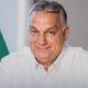 Orbán a kormány nevében a Facebookon: százezer forintra emelkedik a közmunkás-bér! - "Magyarország előre megy, nem hátra!" Pff... Valójában nem az ország megy előre - ti ültök fordítva a lovon..."