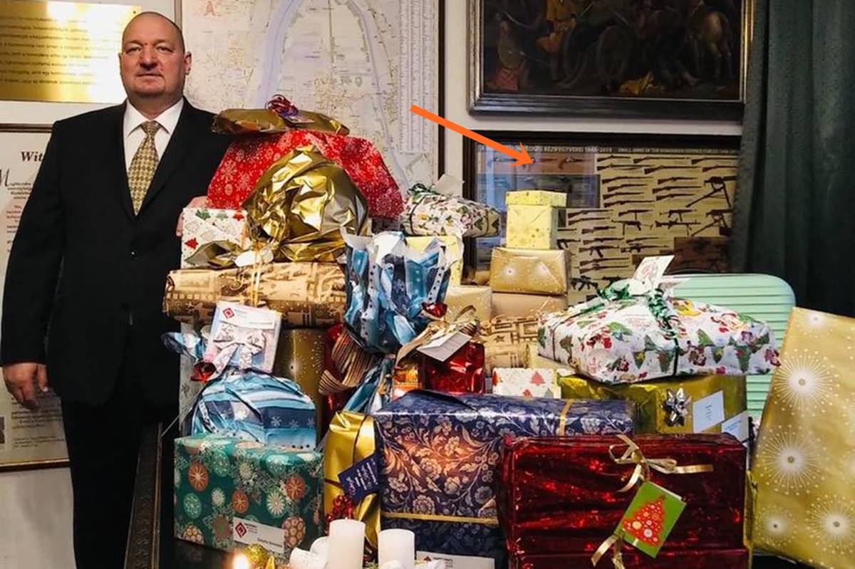 Németh Szilárd, egy puska-poszter és 15 db. csomag, mint karácsonyi meglepi a Gyivis gyerekeknek? - "Akkor nem a Jézuska hozza?"