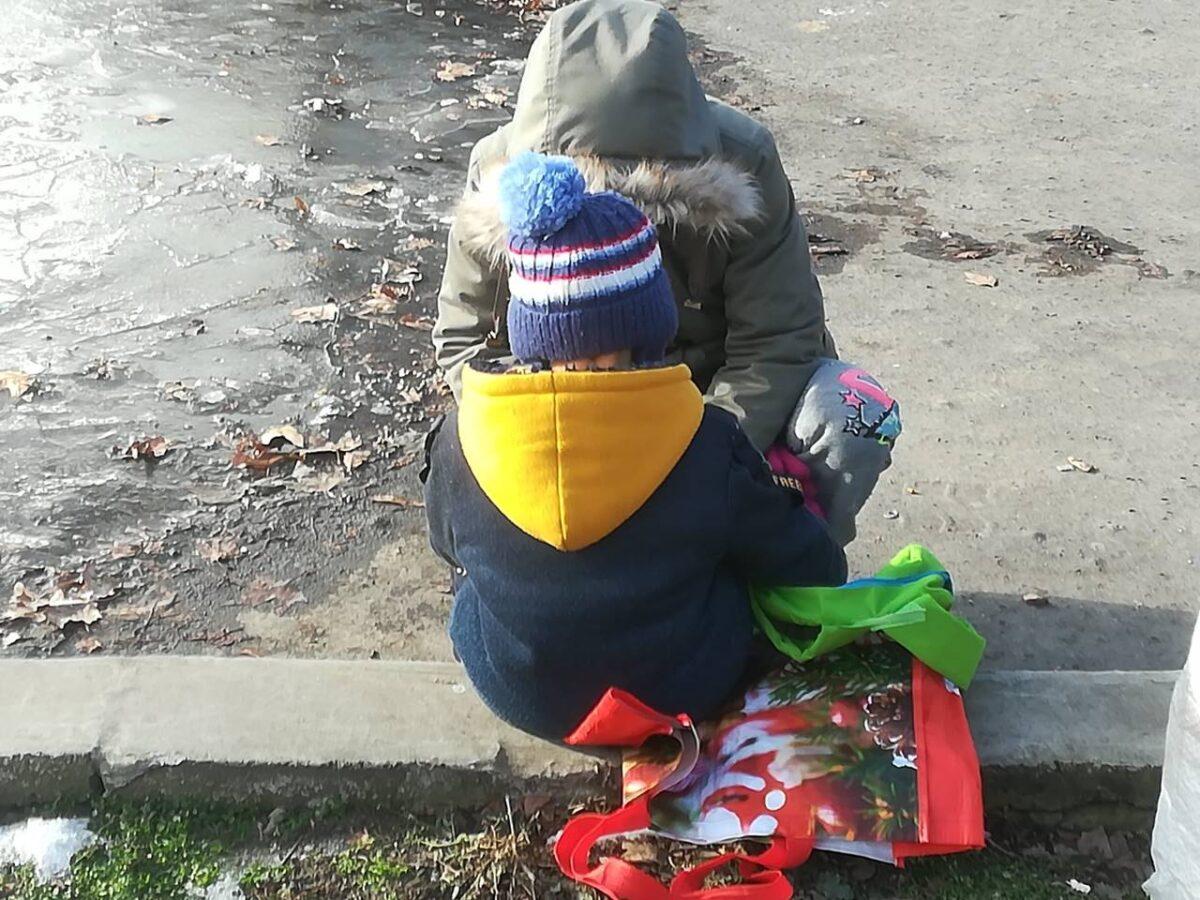 Az éhezés pártsemleges, aki a kezét segítségért nyújtja, ha tudunk, segítünk, szívből, emberségből - Karácsonyi ételosztás Debrecenben