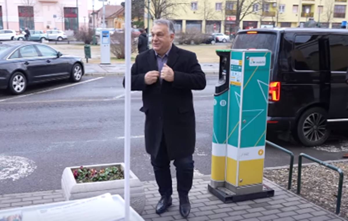 Orbán Cegléden termett és lelkesített: „Csata van! (…) Segítsenek, nyomjuk!”