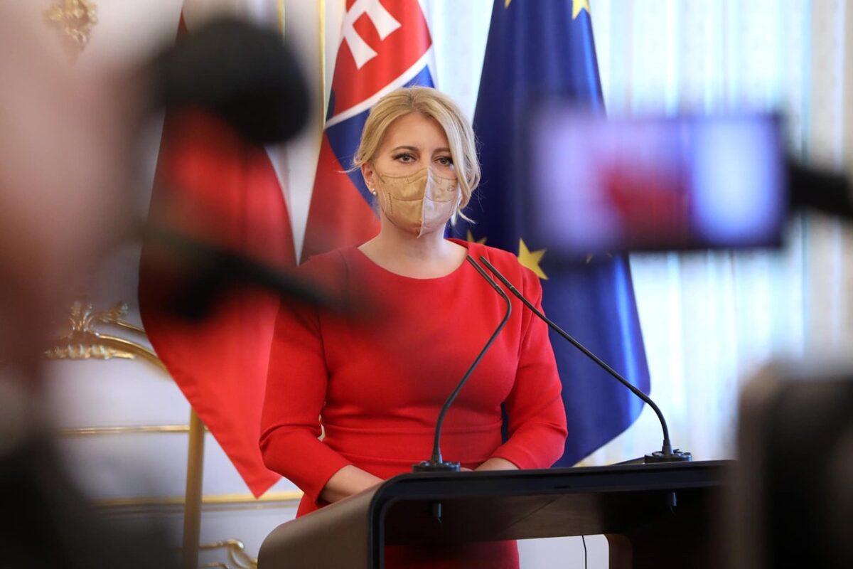 Zuzana Čaputová: ne bízz azokban az emberekben, akik azt mondják, hogy törődjünk a saját dolgunkkal, hogy ne provokáljunk egy diktátort....