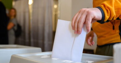 Taroltak a civilek a vasárnapi választáson