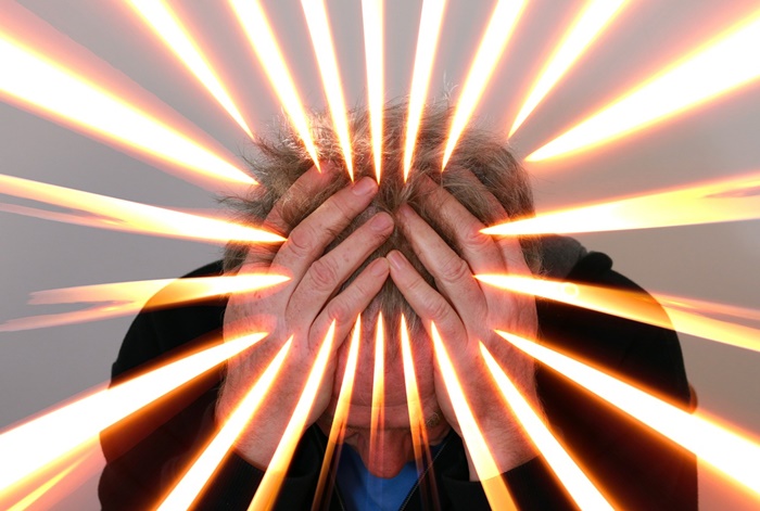A migrén nem egyszerűen csak egy nagyon erős fejfájás – Agyvérzésre  is utalhat