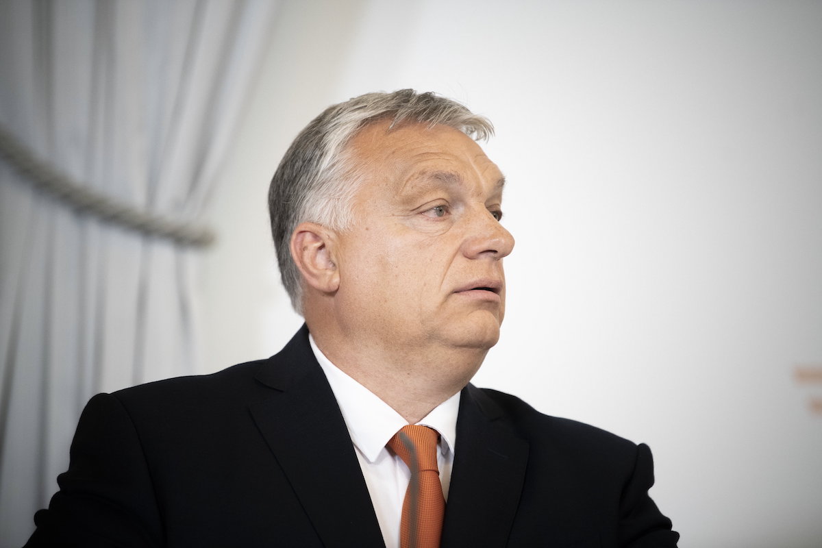 Orbán: a római gyors már befutott Brüsszelbe, felkészül a madridi szerelvény Santiago Abascal barátom vezetésével
