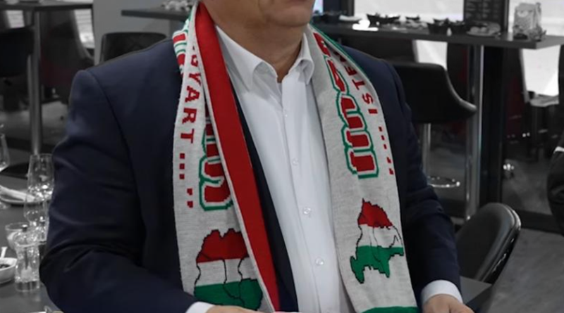 Ajaj, mi lesz Orbán kedvenc sáljával? - A Nagy-Magyarországot ábrázoló jelképek kitiltva a válogatott meccseiről