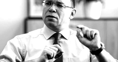 Gondolom jövőre megjelenik Karácsony "független" kihívójaként - véleményezték Fürjes Balázs lemondását a kommentelők