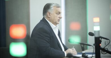 Orbán Viktor a tanár-diák tüntetésről egy szót sem, a szokásosakról viszont bőven beszélt péntek reggel