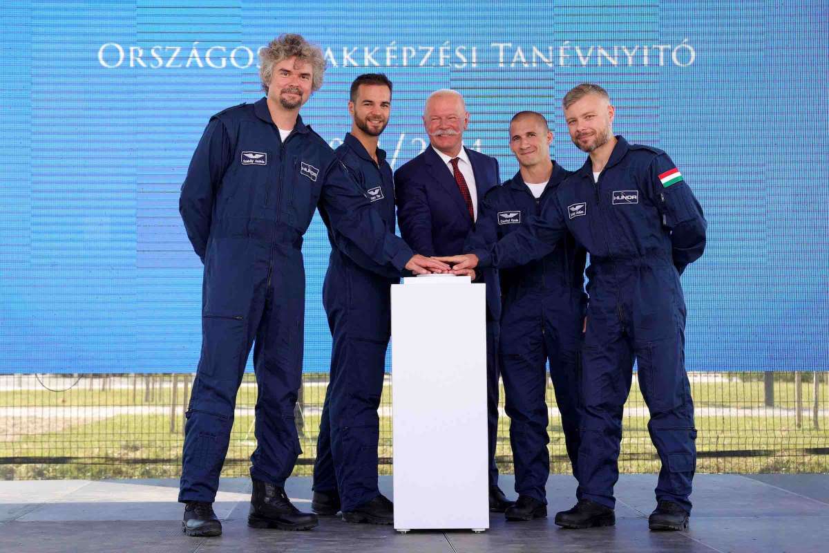 négy magyar űrhajósjelölt