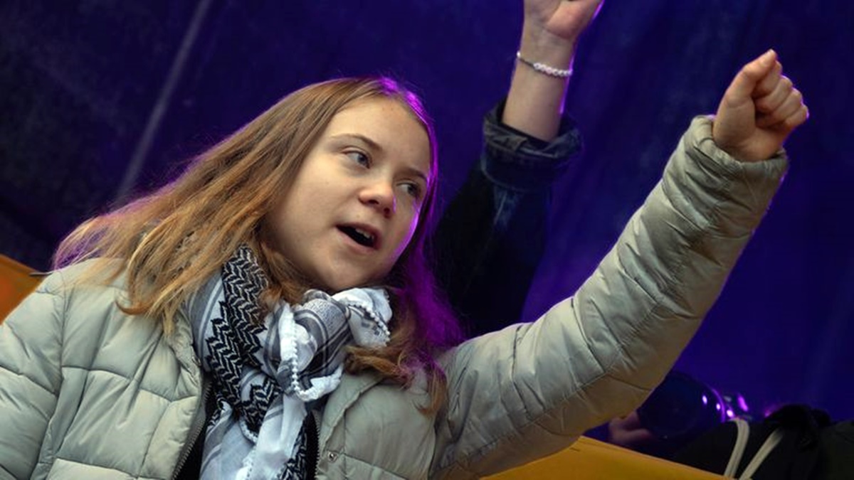 Greta Thunberg klímaaktivista botrányos viselkedése egy tűntetésen | Városi Kurír