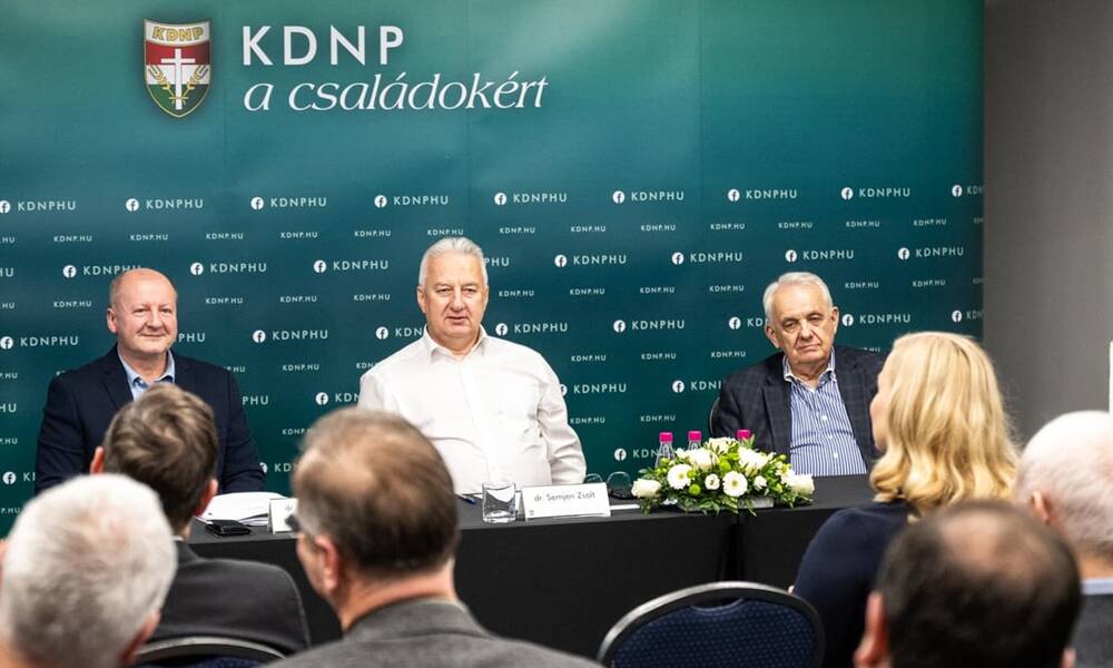 Semjén nem közösködött Orbánnal: a Mészáros-hotel másik termében "frakcióült" a KDNP-s részleggel