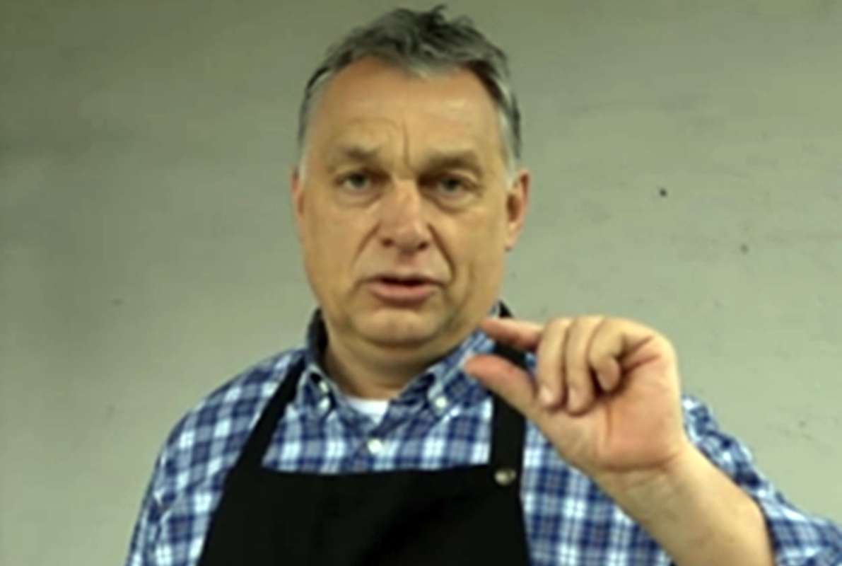 Azta! Orbán Viktor 6 évvel ezelőtti sonkafőzésével vigéckedik - Tegye fel a kezét, aki meghívná a famíliát az asztalához!