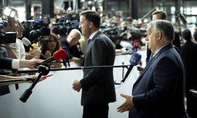 Nem hagyjuk magunkat! Minket csak a Miniszterelnök úr csaphat be! - írta egy kommentelő Orbán Viktor legújabb posztját olvasva