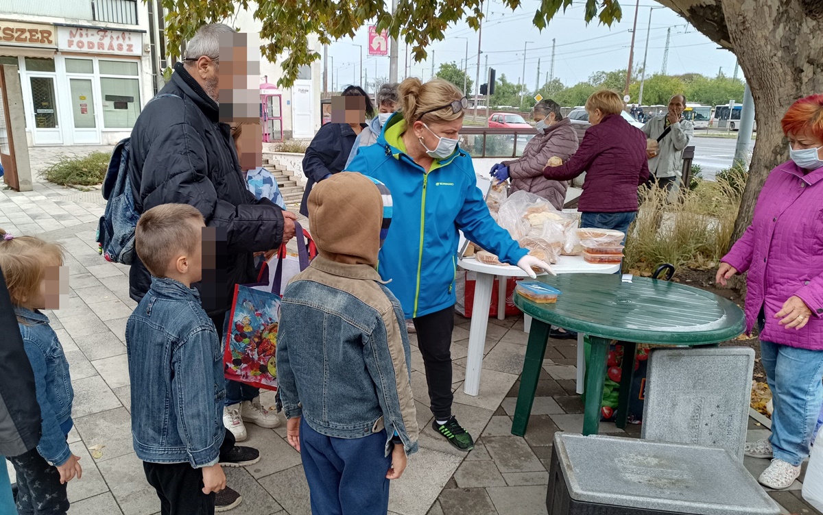 Esőisten is megsiratta a debreceni éhezőket - 150 vendég "kéretlenül” a cívis városban