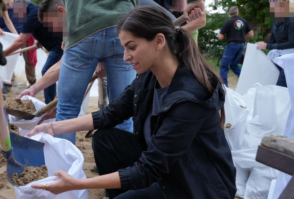 Szentkirályi Alexandra nem buta lány, csak nagyon kicsit okos, vagy Önt nézi bölcsisnek