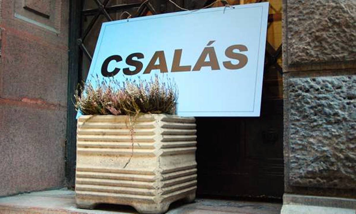 csalás