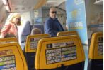 Remélem, a stílszerűség kedvéért Anikó asszony csinált az útra fasirtos zsömlét - kommentelték Orbánék "Ryanair-rel utazását"