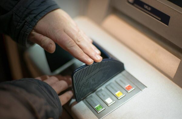 Nem mindegy, milyen ATM kerül a faluba – akár kétszer többe is kerülhet a készpénzfelvétel